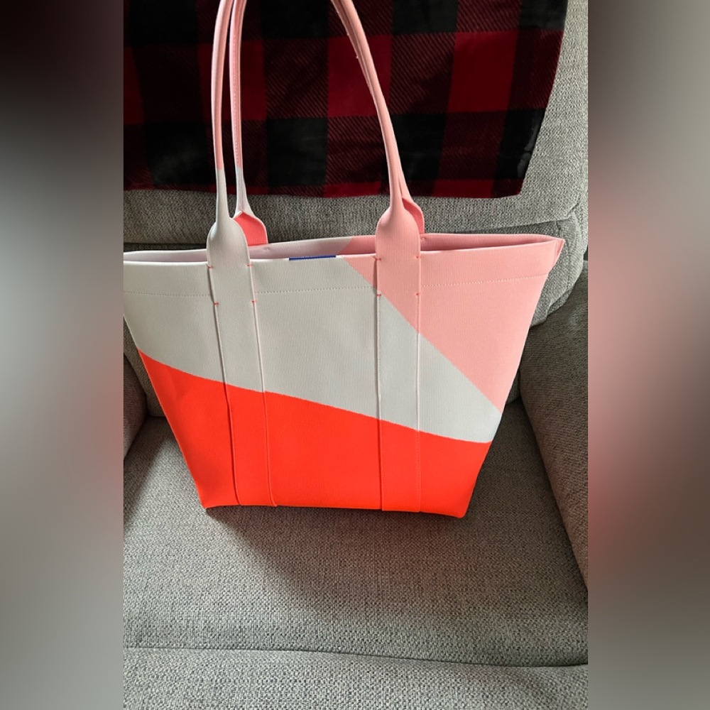 Rothys The Essential Tote